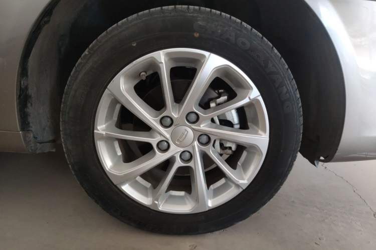 Used Geely Auto Emgrand 2021 UP 1.5L Manual Luxury Model Right Front Wheel Hub