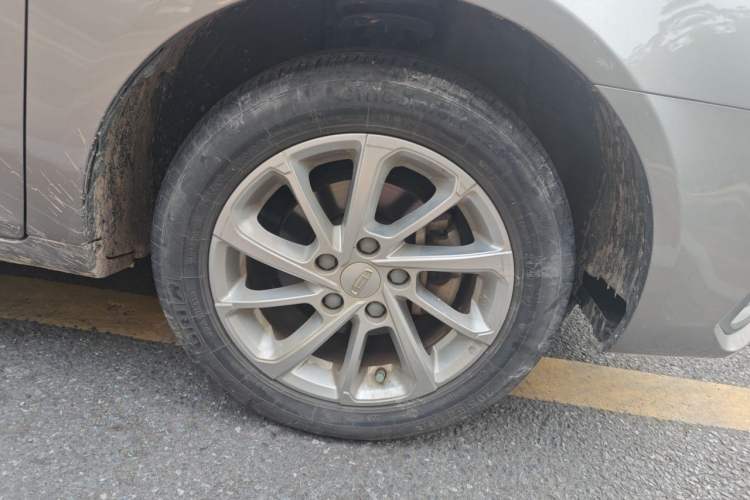 Used Geely Auto Emgrand 2021 UP 1.5L CVT Luxury Model Right Front Wheel Hub