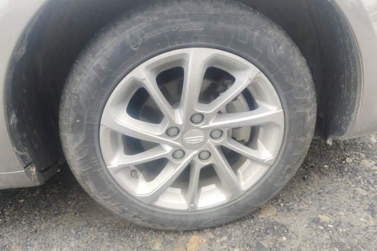Used Geely Auto Emgrand 2021 UP 1.5L CVT Luxury Model Right Front Wheel Hub