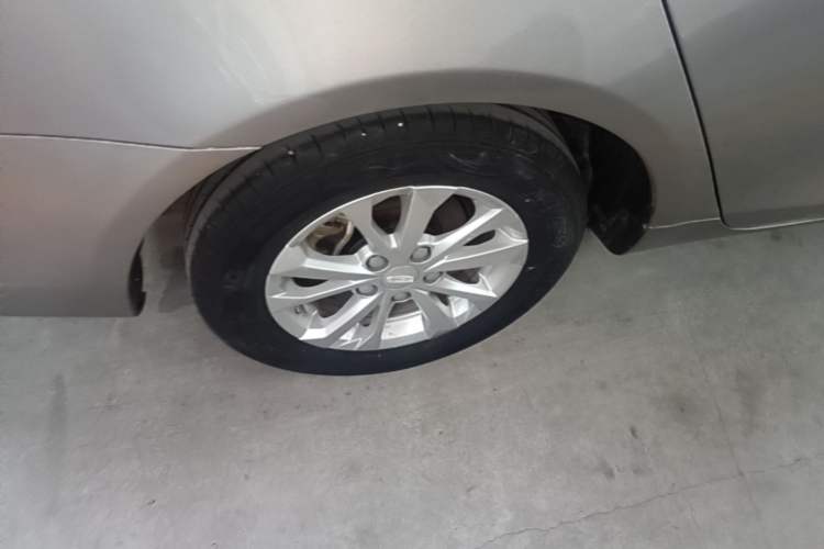 Used Geely Auto Emgrand 2021 UP 1.5L Manual Comfort Model Right Rear Wheel Hub