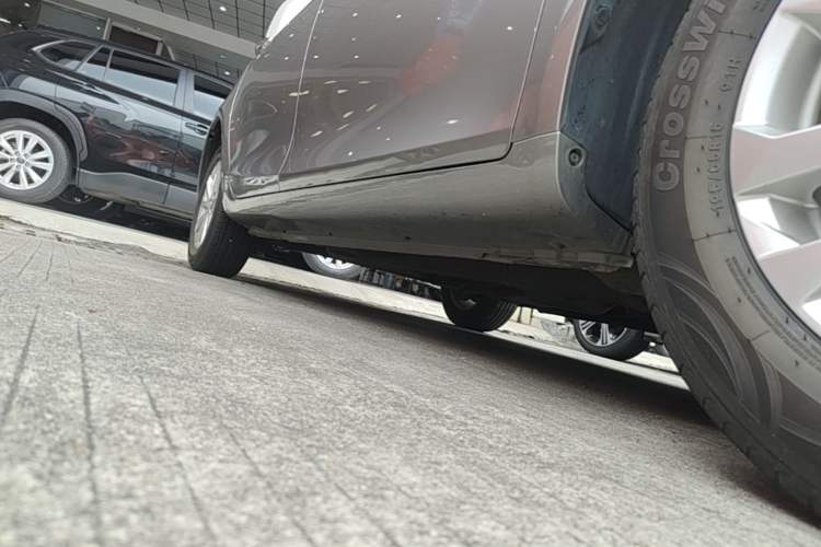 Used Geely Auto Emgrand 2021 UP 1.5L CVT Comfort Model Right Side Sill