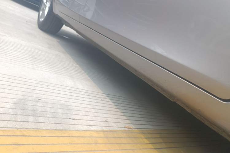 Used Geely Auto Emgrand 2021 UP 1.5L CVT Advanced Edition Right Side Sill
