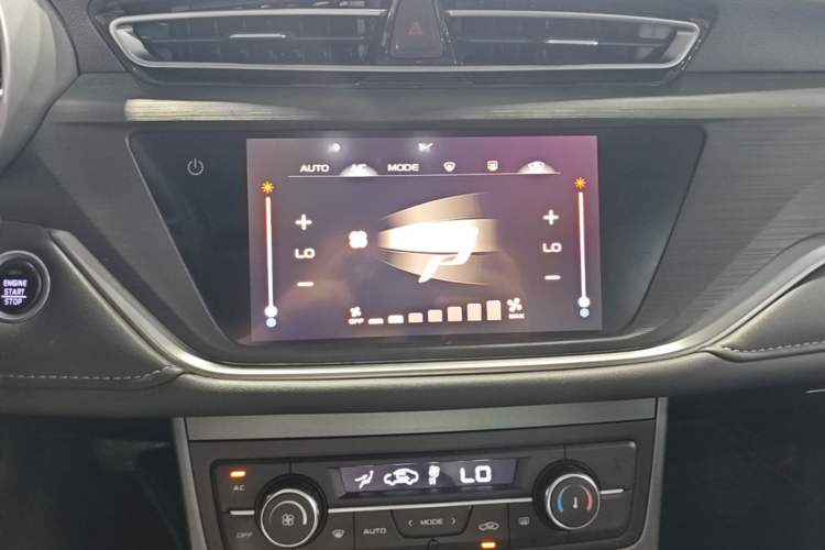 Used Geely Auto Emgrand 2021 UP 1.5L CVT Luxury Model Audio And AC Panel