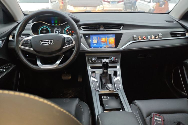 Used Geely Auto Emgrand 2021 UP 1.5L CVT Luxury Model Center Console