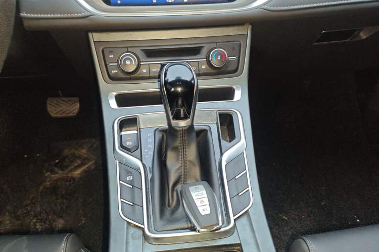 Used Geely Auto Emgrand 2021 UP 1.5L CVT Luxury Model Gear Lever