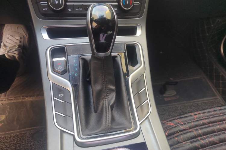 Used Geely Auto Emgrand 2021 UP 1.5L CVT Luxury Model Gear Lever