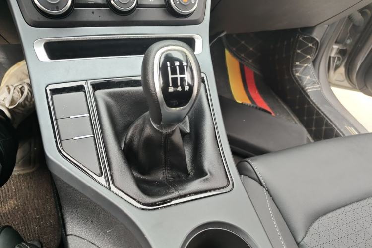 Used Geely Auto Emgrand 2021 UP 1.5L Manual Comfort Model Gear Lever