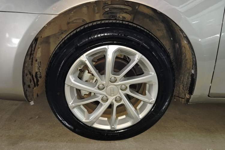 Used Geely Auto Emgrand 2021 UP 1.5L CVT Luxury Model Left Front Wheel Hub