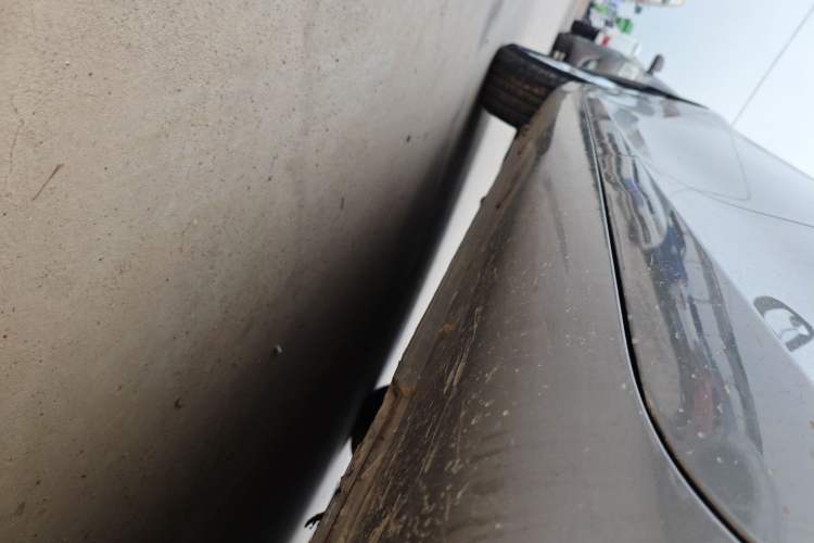 Used Geely Auto Emgrand 2021 UP 1.5L CVT Luxury Model Left Side Sill