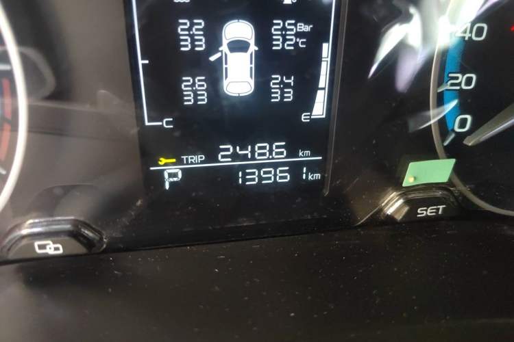 Used Geely Auto Emgrand 2021 UP 1.5L CVT Luxury Model Odometer Close Up