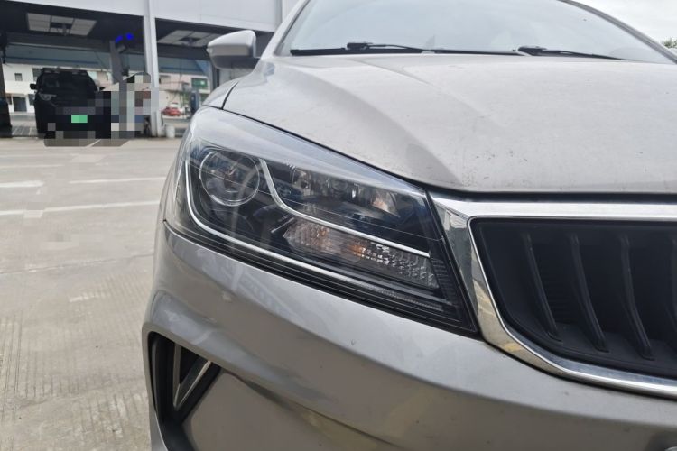 Used Geely Auto Emgrand 2021 UP 1.5L Manual Comfort Model Right Front Headlight