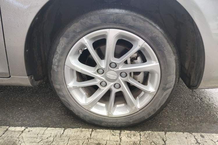 Used Geely Auto Emgrand 2021 UP 1.5L Manual Luxury Model Right Front Wheel Hub