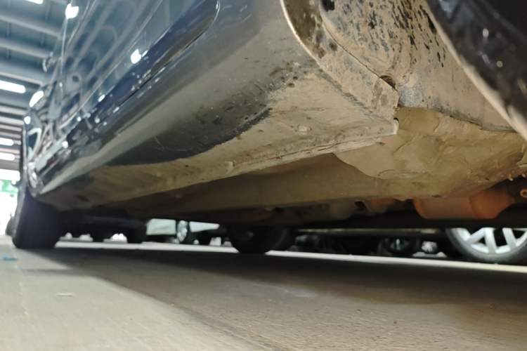 Used Geely Auto Emgrand 2021 UP 1.5L CVT Luxury Model Right Side Sill