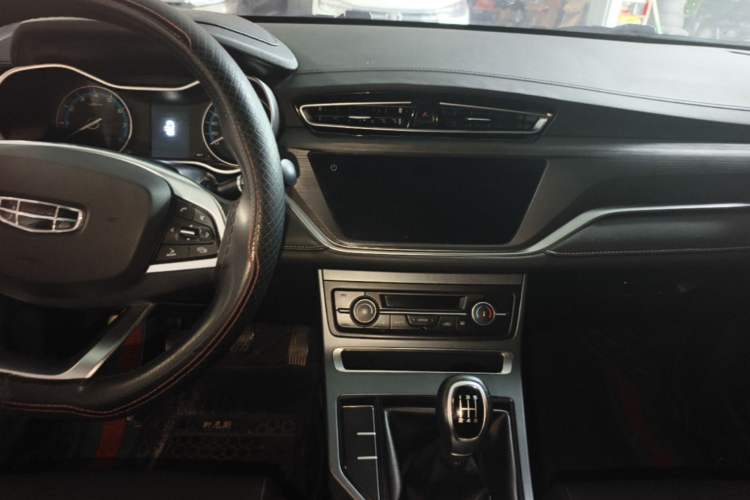 Used Geely Auto Emgrand 2021 UP 1.5L Manual Luxury Model Audio And AC Panel