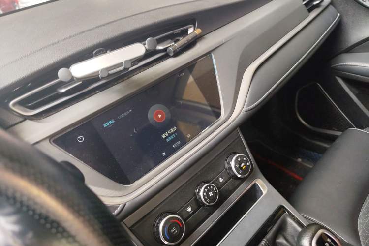 Used Geely Auto Emgrand 2021 UP 1.5L Manual Comfort Model Audio And AC Panel