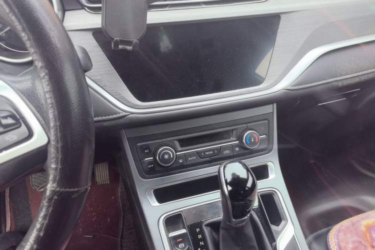 Used Geely Auto Emgrand 2021 UP 1.5L CVT Luxury Model Audio And AC Panel