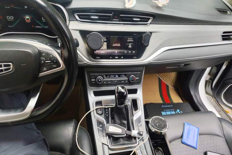 Used Geely Auto Emgrand 2021 UP 1.5L CVT Advanced Edition Audio And AC Panel