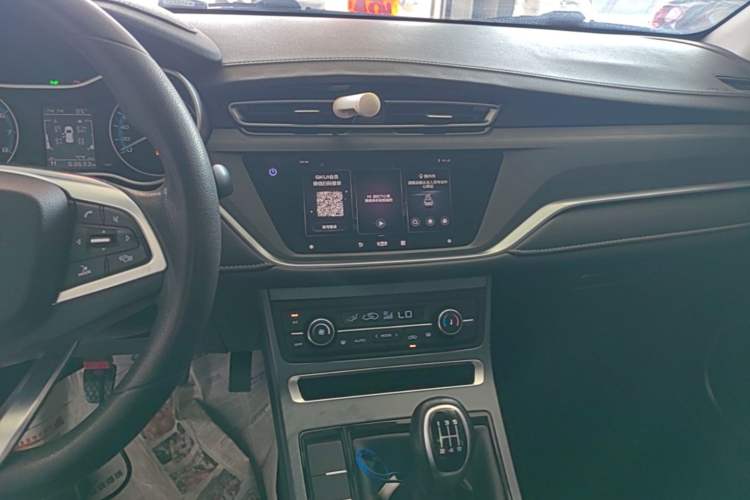 Used Geely Auto Emgrand 2021 UP 1.5L Manual Luxury Model Audio And AC Panel