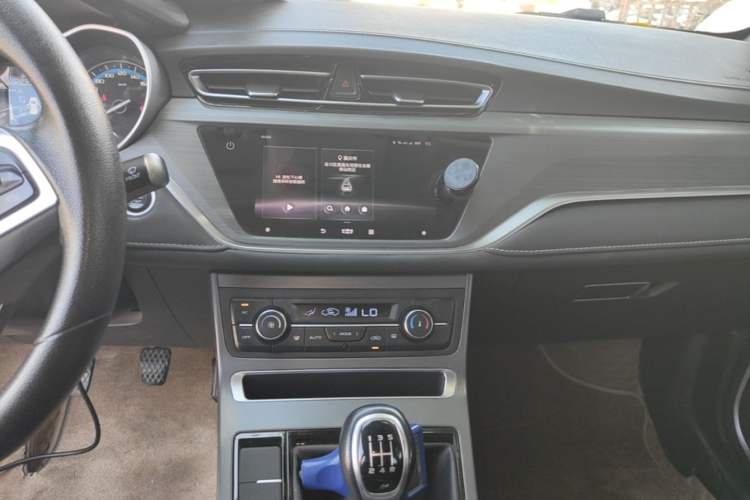Used Geely Auto Emgrand 2021 UP 1.5L Manual Luxury Model Audio And AC Panel