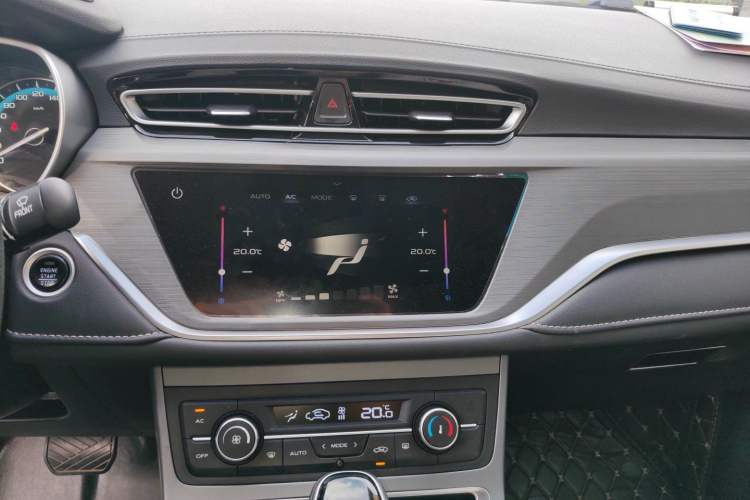 Used Geely Auto Emgrand 2021 UP 1.5L CVT Luxury Model Audio And AC Panel