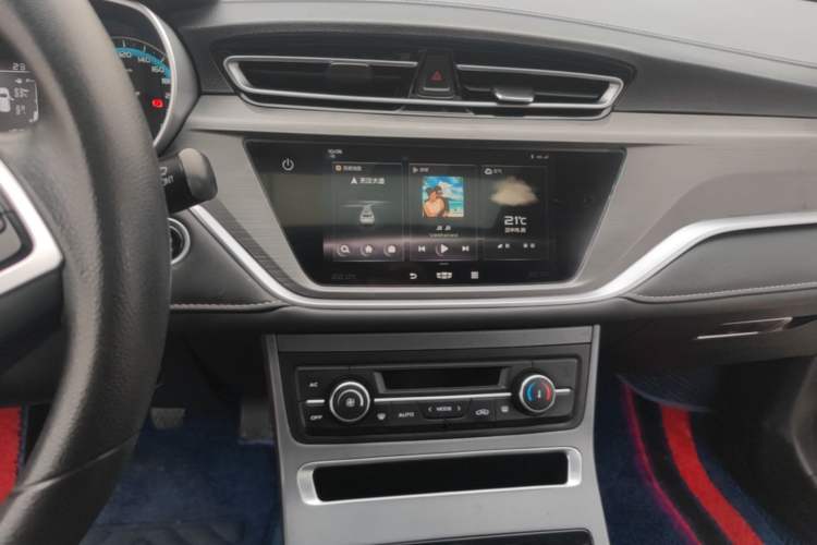 Used Geely Auto Emgrand 2021 UP 1.5L Manual Luxury Model Audio And AC Panel