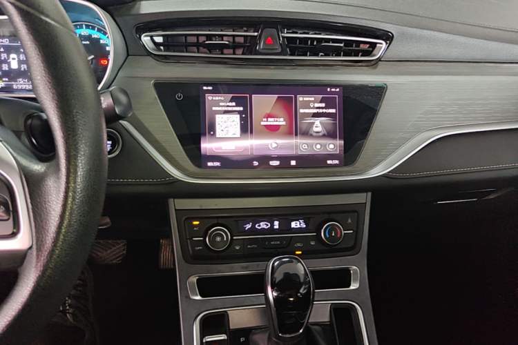Used Geely Auto Emgrand 2021 UP 1.5L CVT Luxury Model Audio And AC Panel