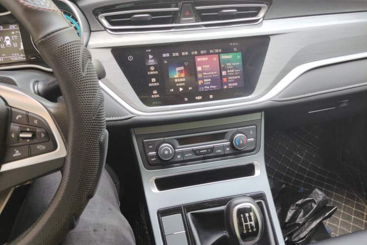 Used Geely Auto Emgrand 2021 UP 1.5L Manual Luxury Model Audio And AC Panel