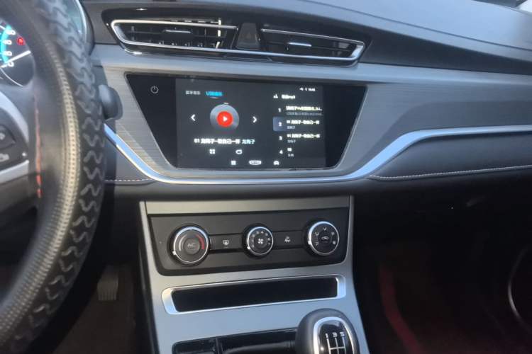 Used Geely Auto Emgrand 2021 UP 1.5L Manual Comfort Model Audio And AC Panel