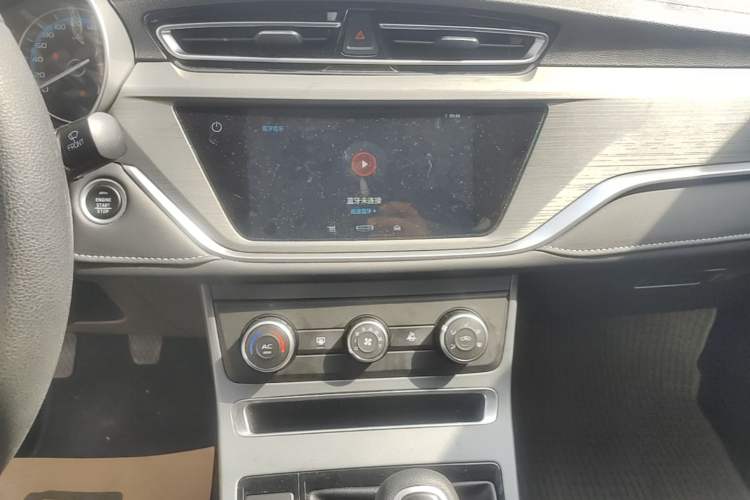 Used Geely Auto Emgrand 2021 UP 1.5L Manual Comfort Model Audio And AC Panel