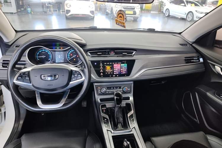Used Geely Auto Emgrand 2021 UP 1.5L CVT Luxury Model Audio And AC Panel