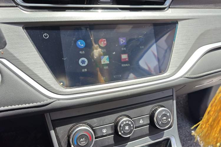 Used Geely Auto Emgrand 2021 UP 1.5L Manual Comfort Model Audio And AC Panel