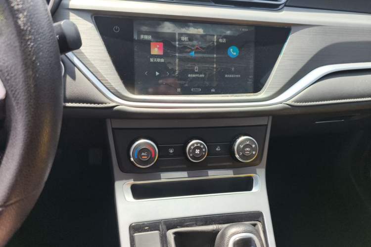 Used Geely Auto Emgrand 2021 UP 1.5L Manual Comfort Model Audio And AC Panel