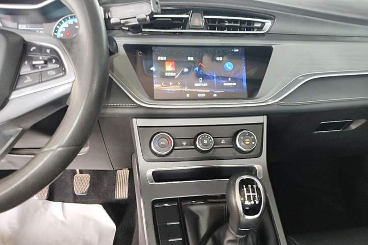 Used Geely Auto Emgrand 2021 UP 1.5L Manual Comfort Model Audio And AC Panel