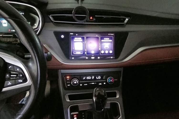 Used Geely Auto Emgrand 2021 UP 1.5L CVT Advanced Edition Audio And AC Panel