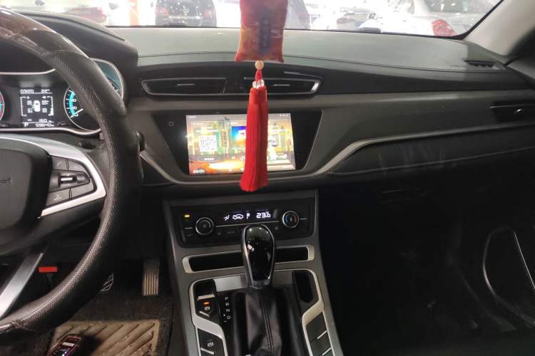 Used Geely Auto Emgrand 2021 UP 1.5L CVT Luxury Model Audio And AC Panel
