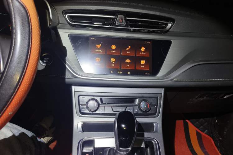 Used Geely Auto Emgrand 2021 UP 1.5L CVT Advanced Edition Audio And AC Panel