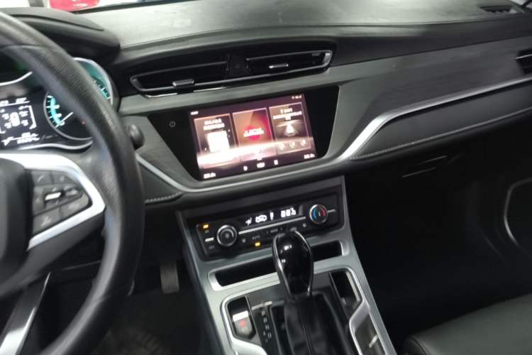 Used Geely Auto Emgrand 2021 UP 1.5L CVT Luxury Model Audio And AC Panel
