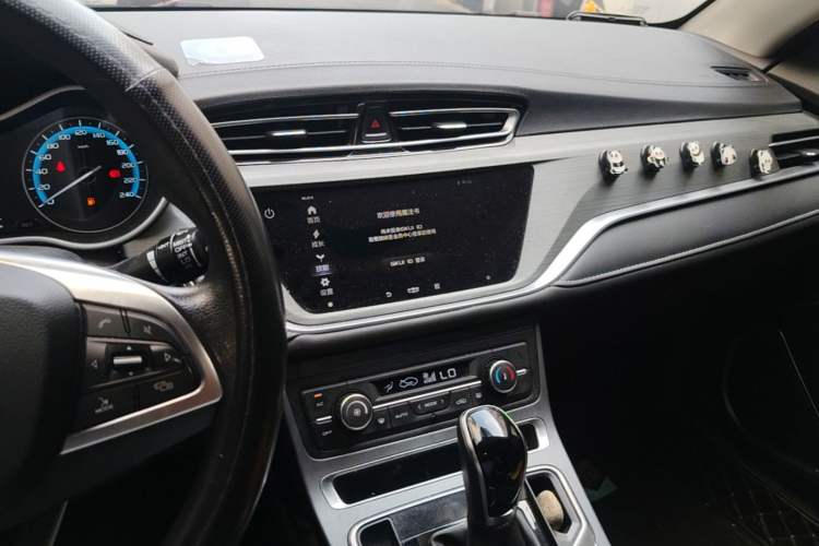 Used Geely Auto Emgrand 2021 UP 1.5L CVT Luxury Model Audio And AC Panel