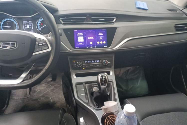 Used Geely Auto Emgrand 2021 UP 1.5L Manual Luxury Model Audio And AC Panel