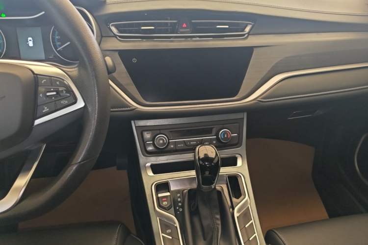 Used Geely Auto Emgrand 2021 UP 1.5L CVT Luxury Model Audio And AC Panel