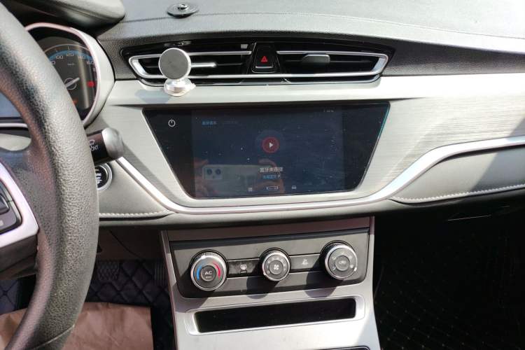Used Geely Auto Emgrand 2021 UP 1.5L Manual Comfort Model Audio And AC Panel