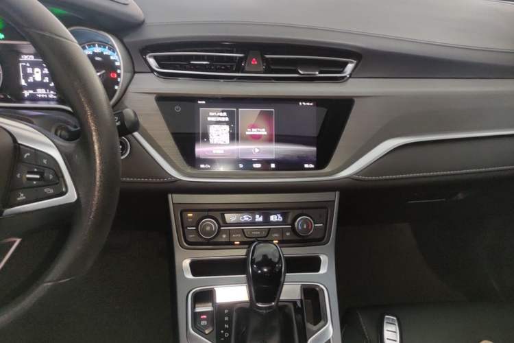 Used Geely Auto Emgrand 2021 UP 1.5L CVT Luxury Model Audio And AC Panel
