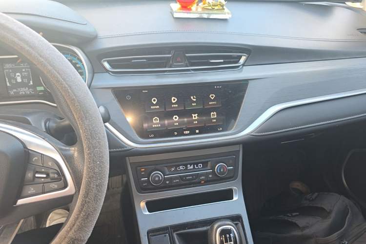 Used Geely Auto Emgrand 2021 UP 1.5L Manual Luxury Model Audio And AC Panel