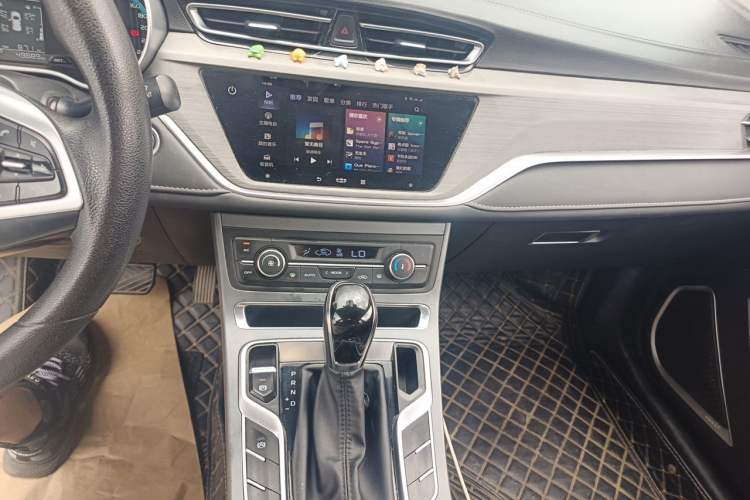Used Geely Auto Emgrand 2021 UP 1.5L CVT Luxury Model Audio And AC Panel