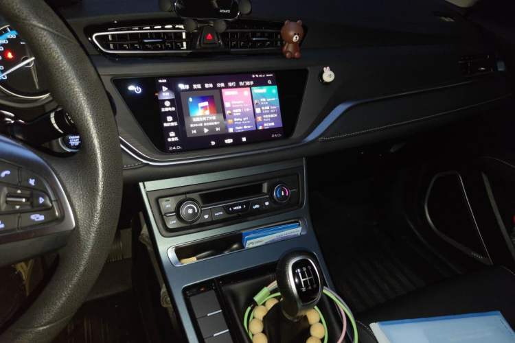 Used Geely Auto Emgrand 2021 UP 1.5L Manual Luxury Model Audio And AC Panel