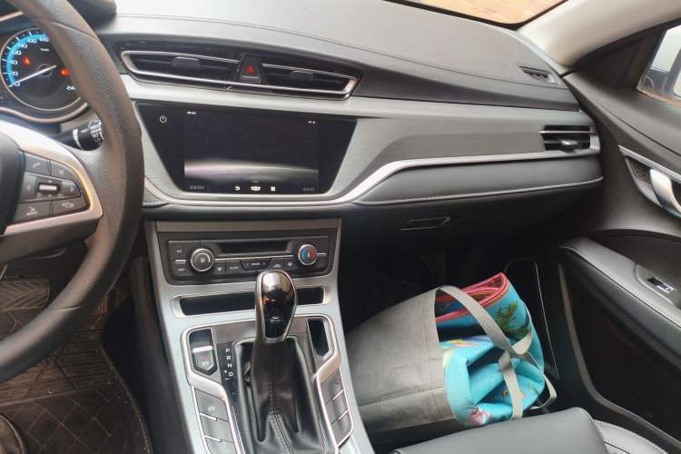 Used Geely Auto Emgrand 2021 UP 1.5L CVT Luxury Model Audio And AC Panel