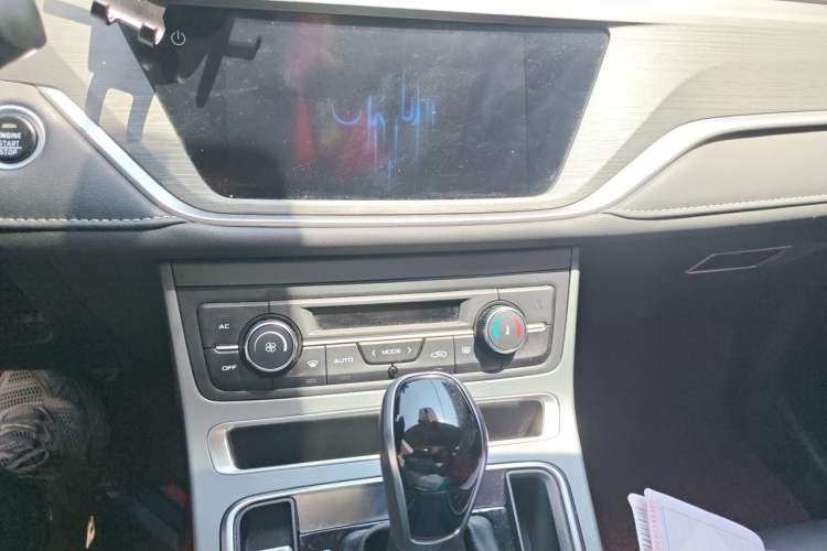 Used Geely Auto Emgrand 2021 UP 1.5L CVT Navigation Edition Audio And AC Panel