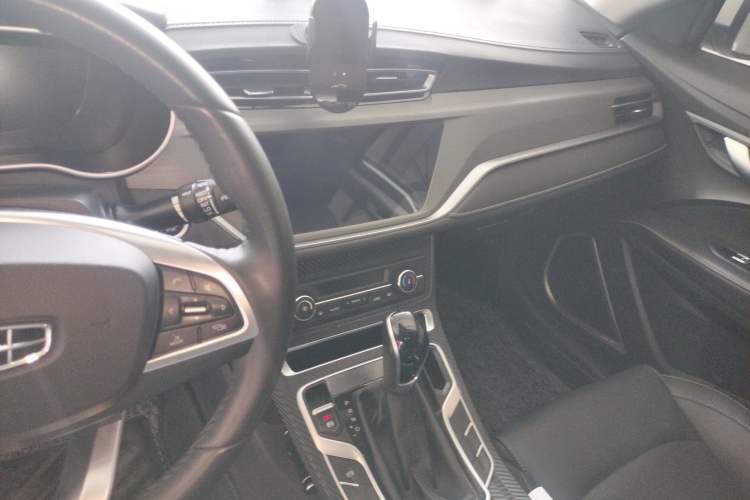 Used Geely Auto Emgrand 2021 UP 1.5L CVT Advanced Edition Audio And AC Panel