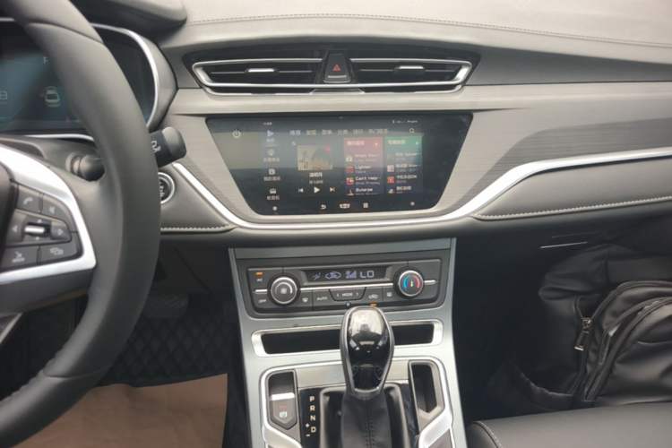 Used Geely Auto Emgrand 2021 UP 1.5L CVT Advanced Edition Audio And AC Panel