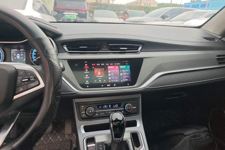 Used Geely Auto Emgrand 2021 UP 1.5L CVT Luxury Model Audio And AC Panel